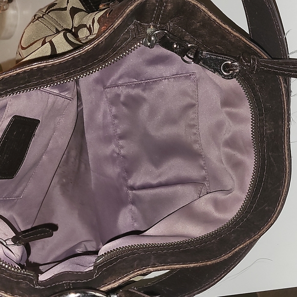 Coach shoulder bag in classic style with black leather strap & detail gently ❤ - Picture 5 of 8